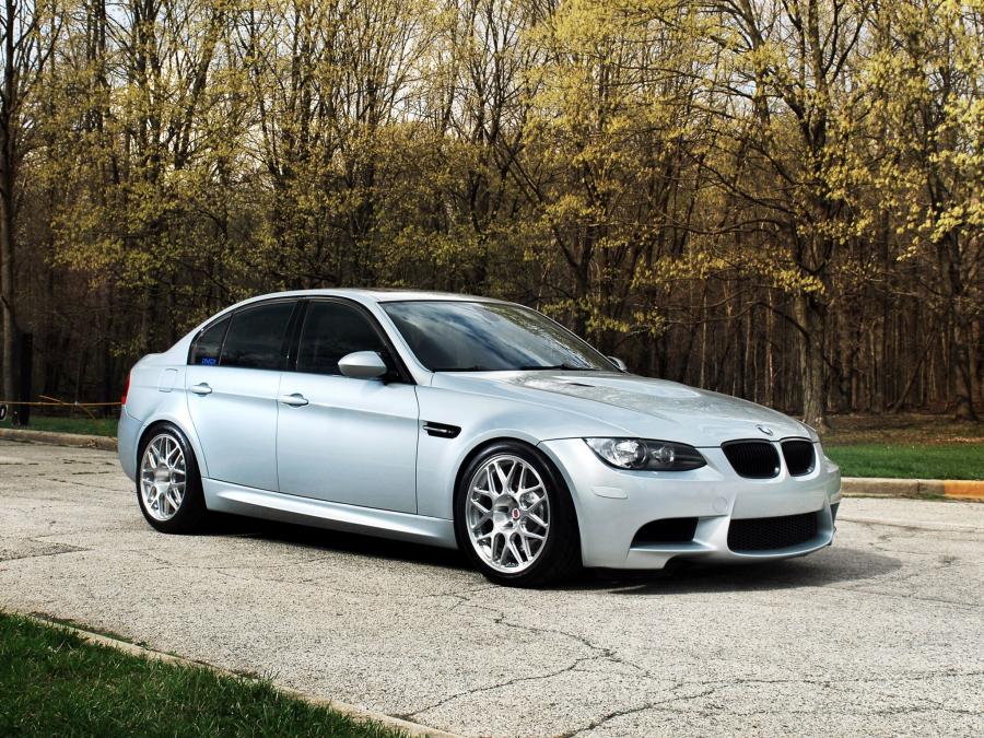  BMW M3 Sedan by IND Distribution 2009 года  (фото 10 из 16)
